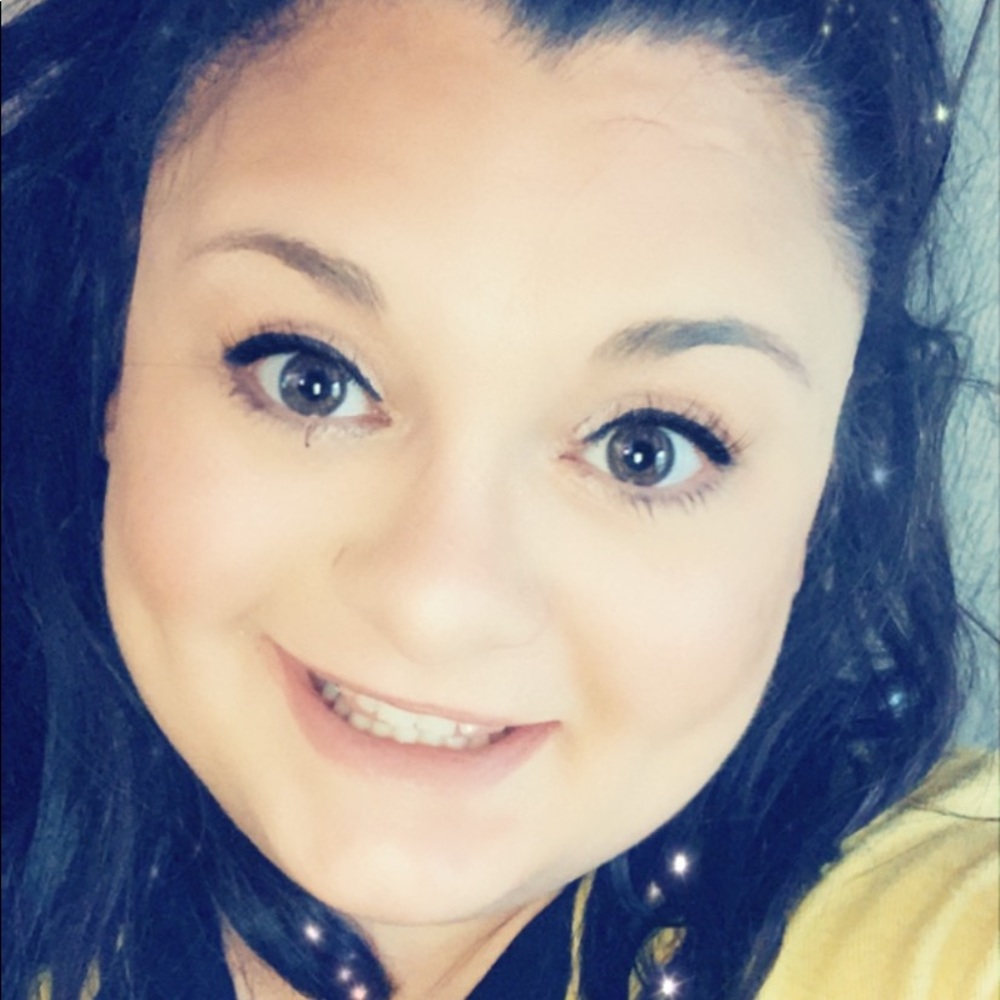 Meet your Posher, Nicole